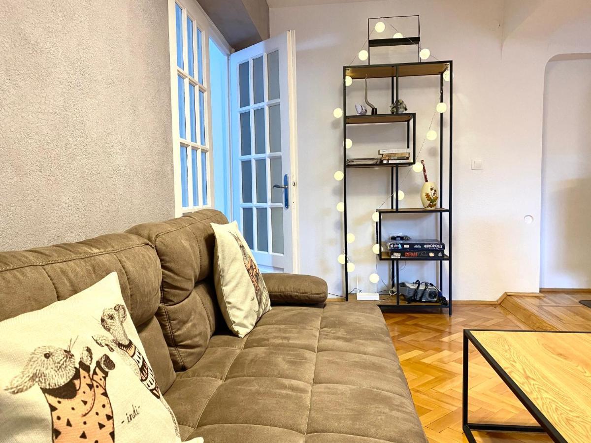 Appartamento Barlog Braşov Esterno foto