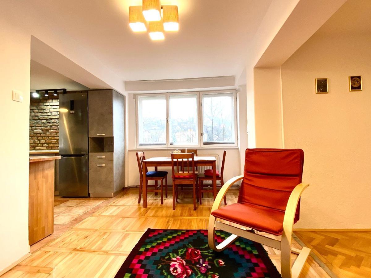 Appartamento Barlog Braşov Esterno foto